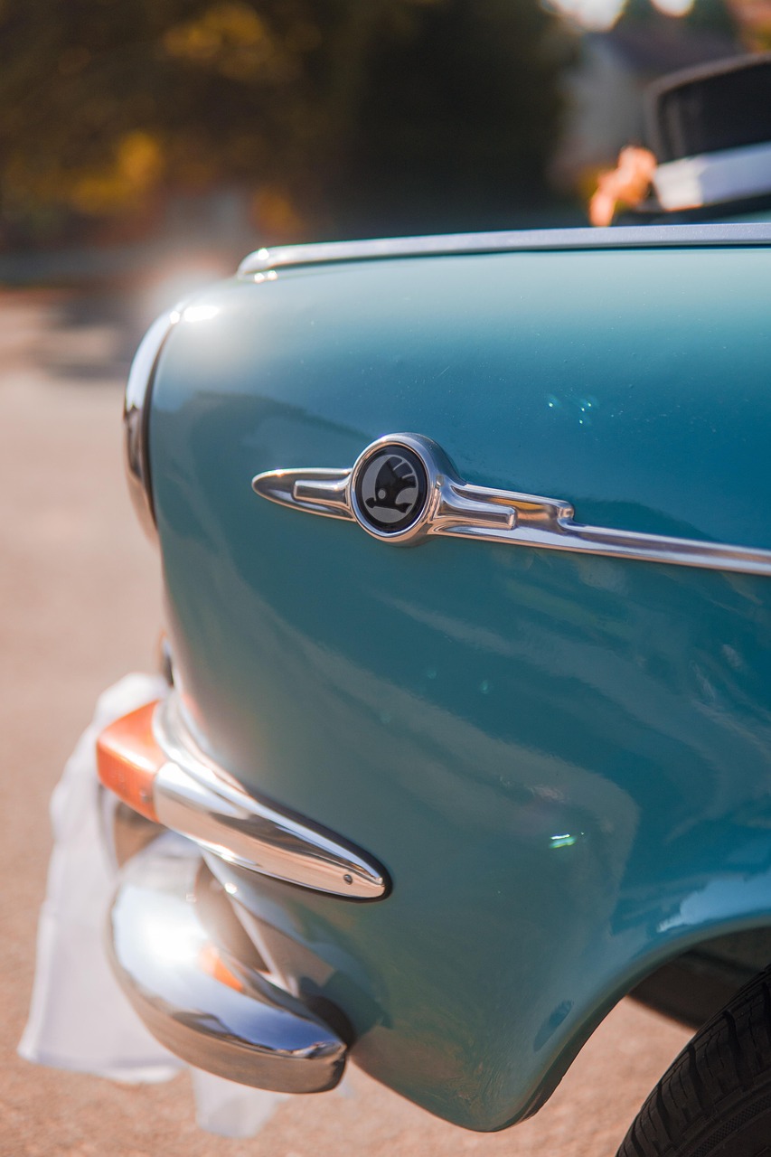 car, vehicle, automobile, car wallpapers, retro, damage, classical, transportation, old, transport, oldtimer